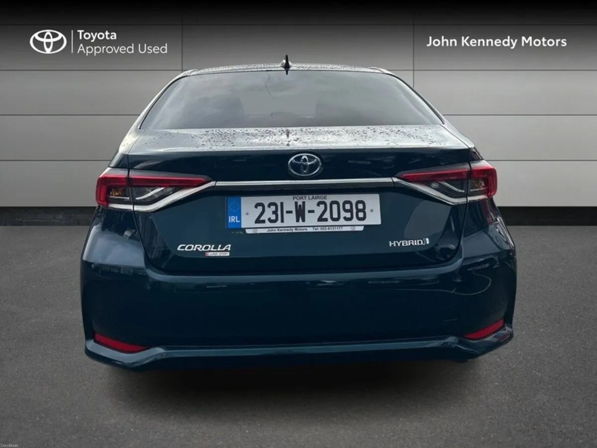 Toyota Corolla LUNA SPORT SALOON 4DR - Image 4