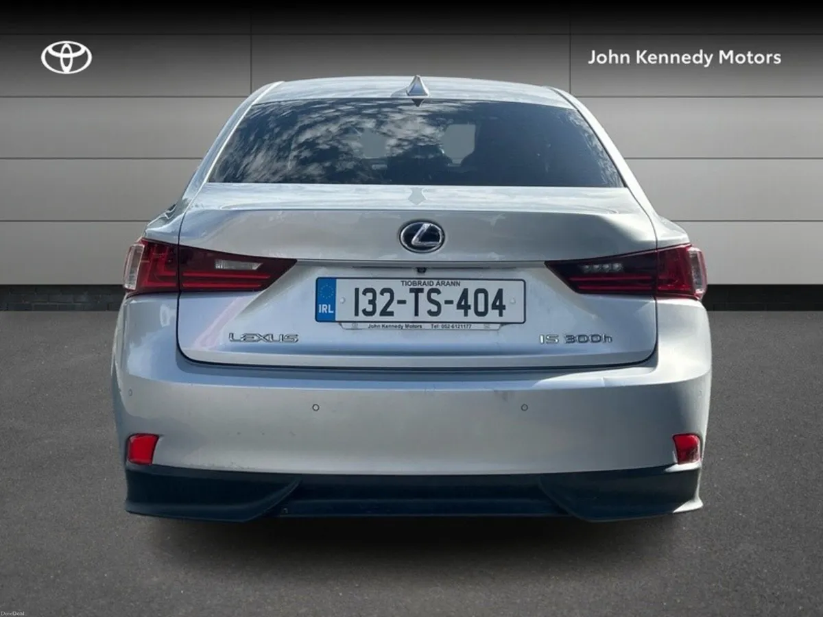 Lexus IS SE 4DR AUTO CVT - Image 4
