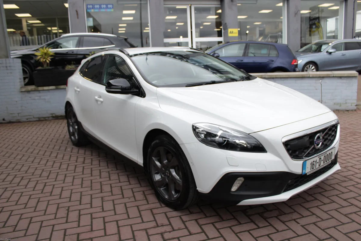 2.0D4 CROSSCOUNTRY 5DR HATCHBACK AUTO HUGE SPEC // - Image 1