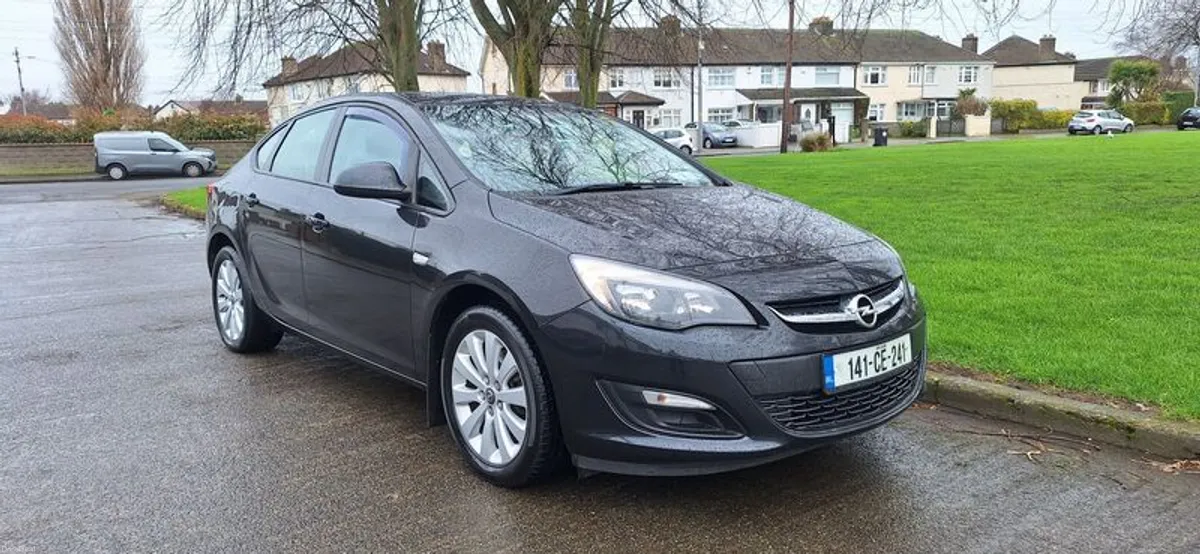 2014 Opel Astra - Image 1