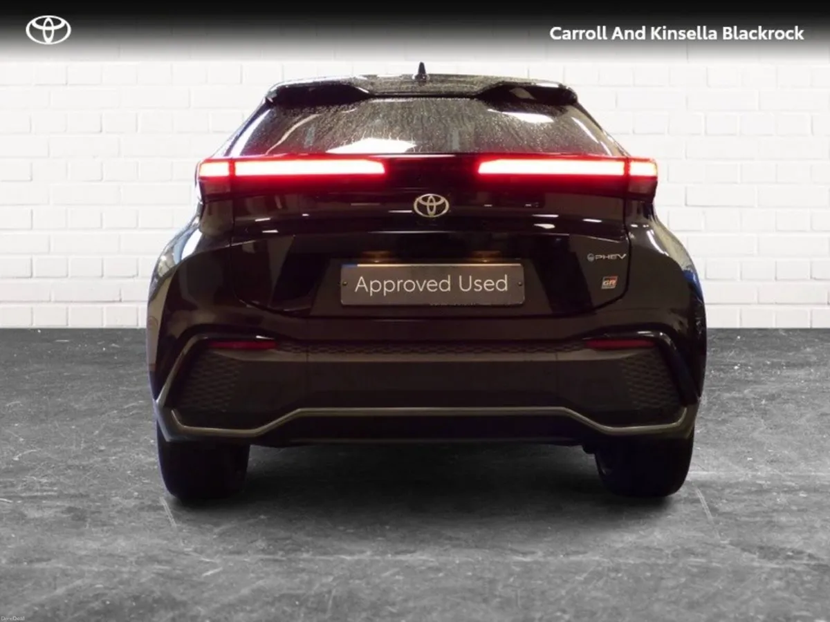 Toyota C-HR Phev GRS Premiere - Image 4