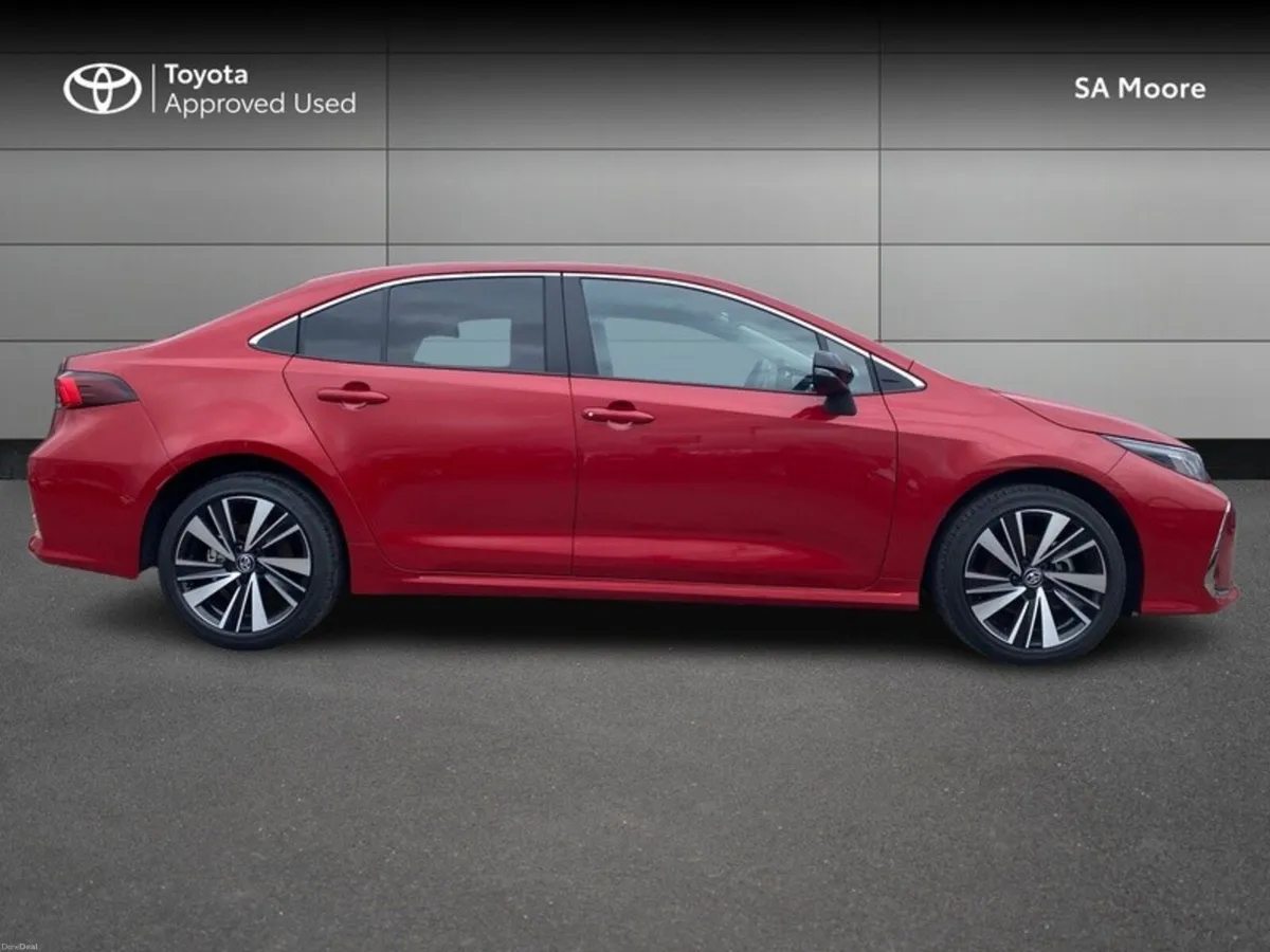 Toyota Corolla LUNA SPORT SALOON - Image 3