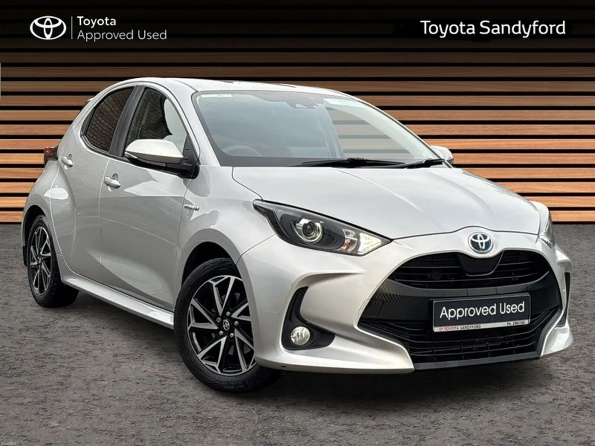 Toyota Yaris HYBRID LUNA SPORT // SMART ENTRY/SMAR - Image 1