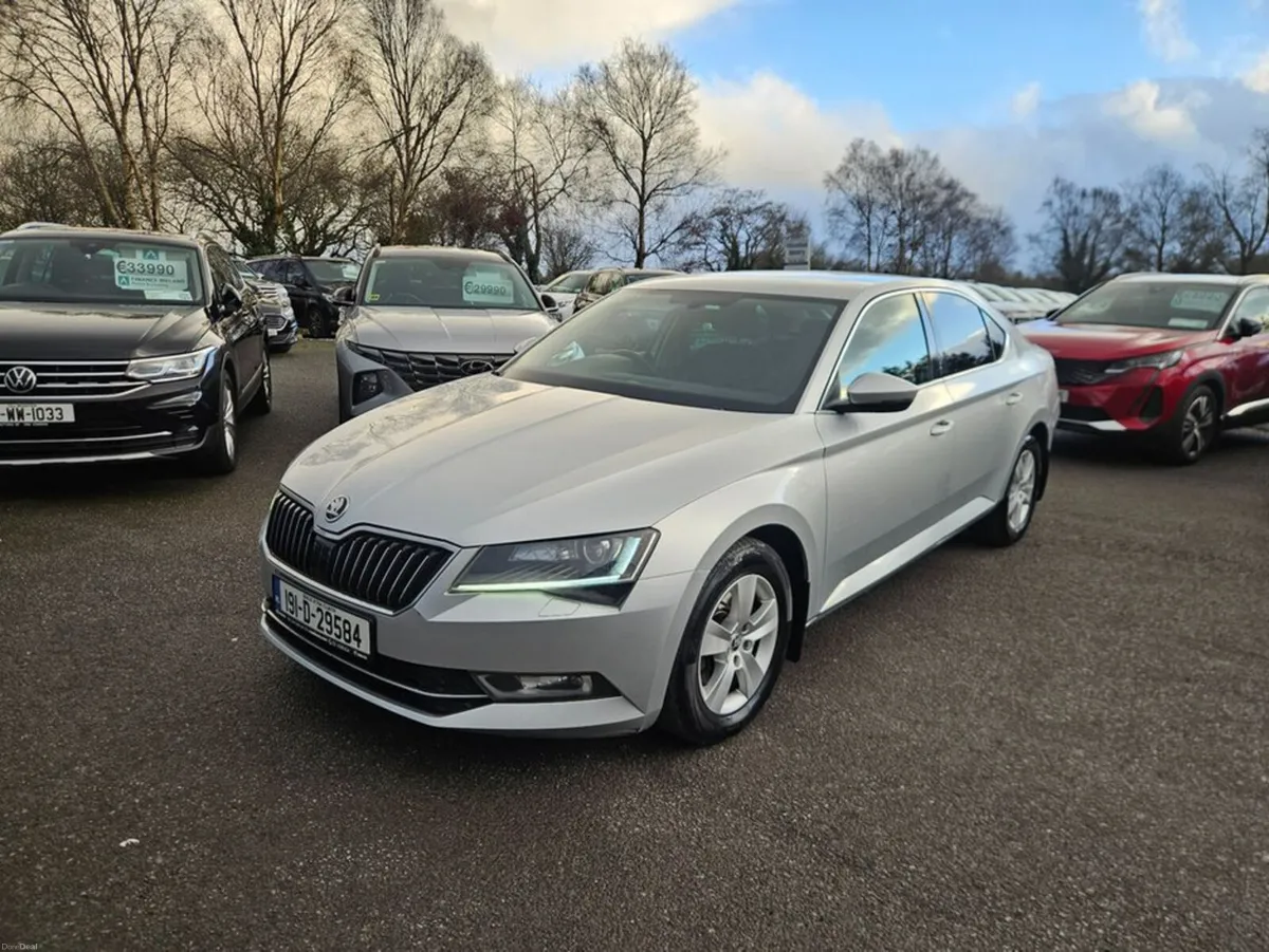 Skoda Superb STYLE 2.0tdi 150HP 4DR - Image 4