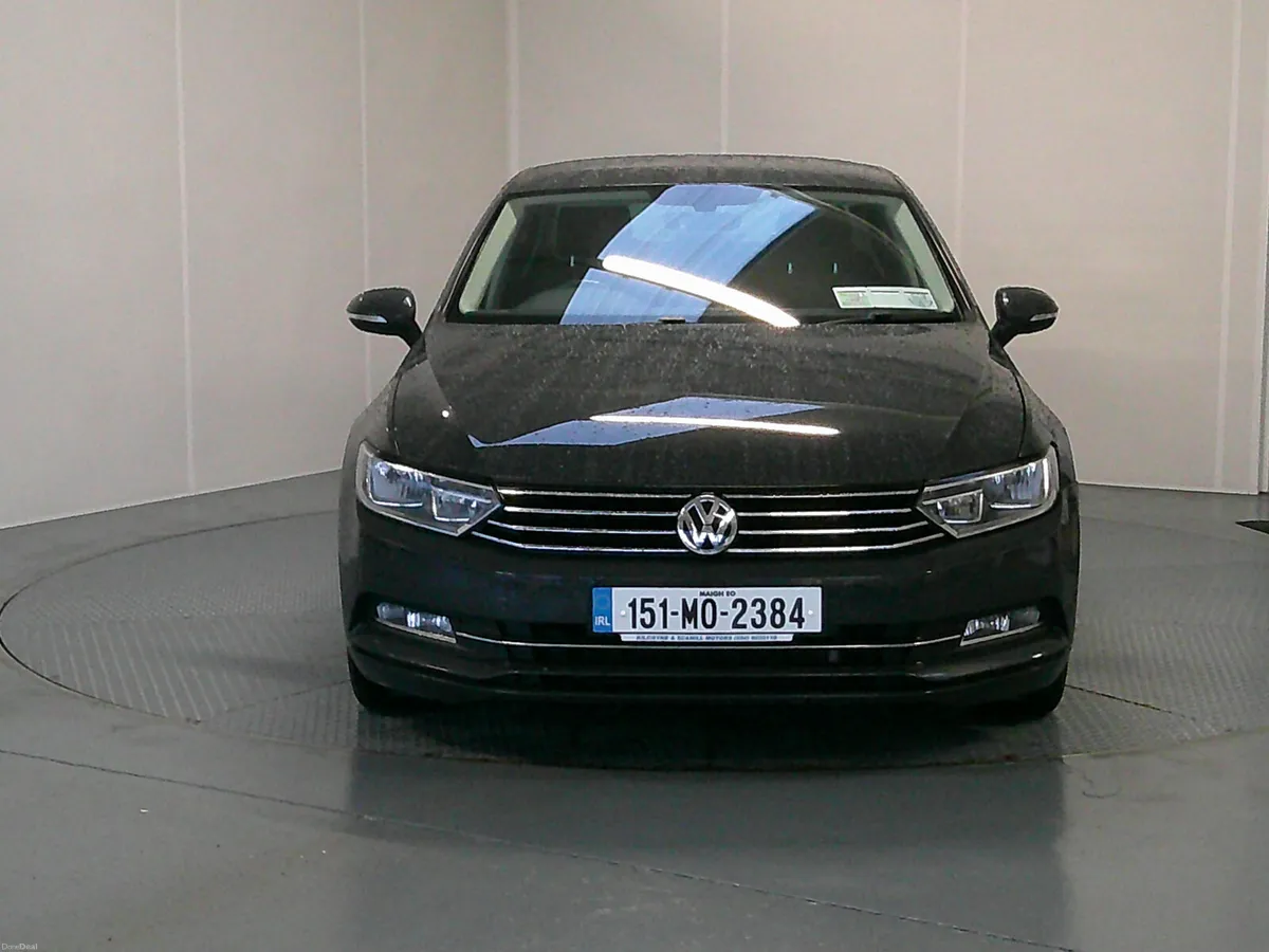 Volkswagen Passat 2015 - Image 2