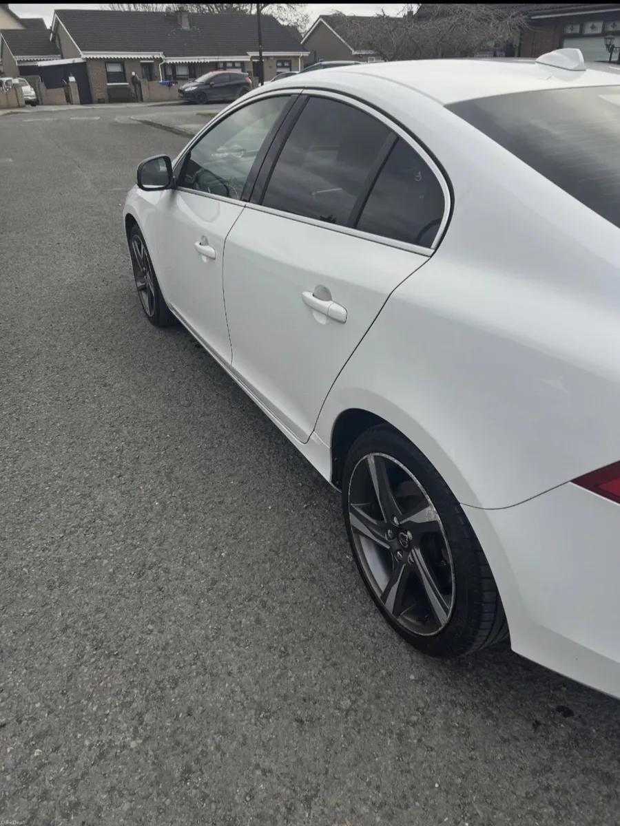 Volvo S60 R design (2015) - Image 3