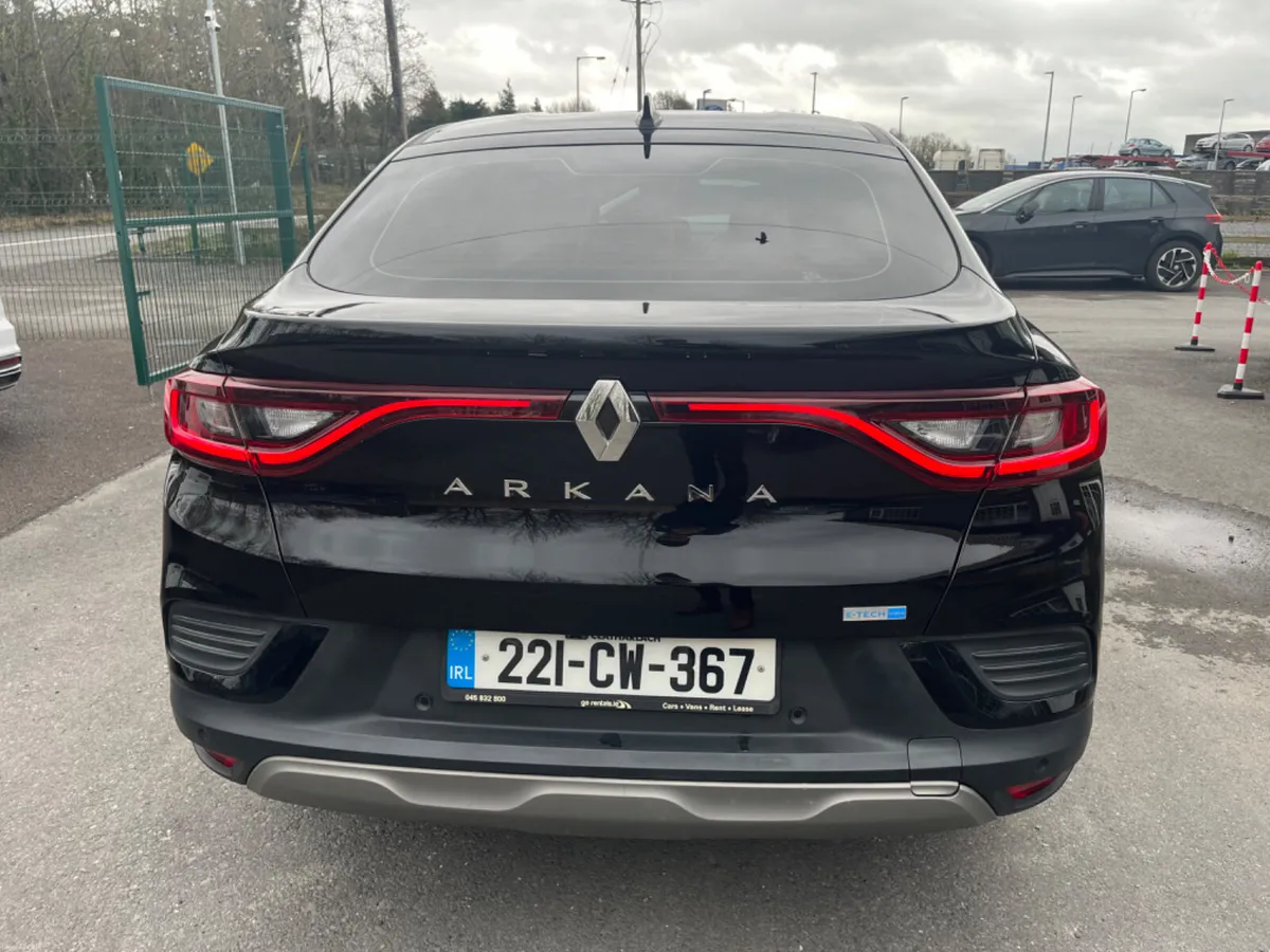 Renault Arkana Iconic E-Tech Hybrid 145 Auto - Image 4