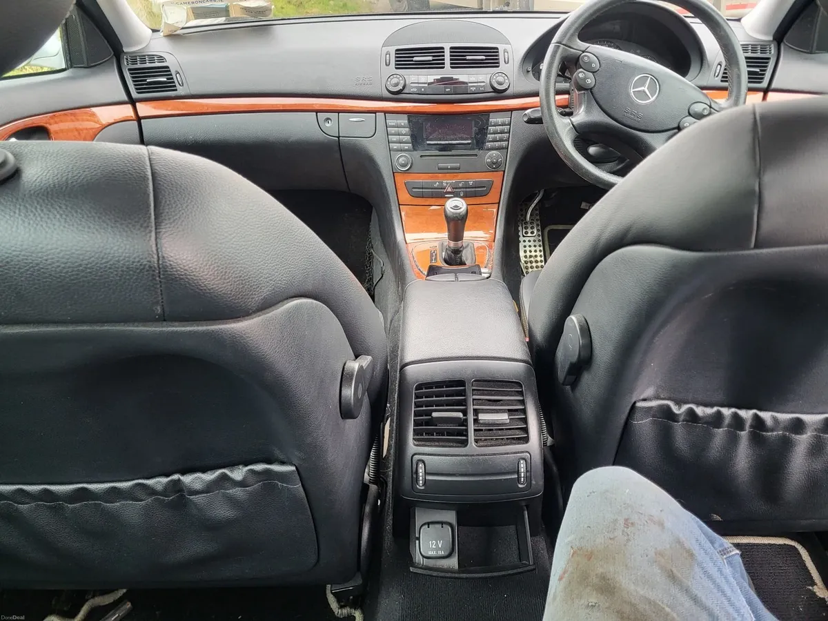 Mercedes-Benz E-Class 2008 - Image 3