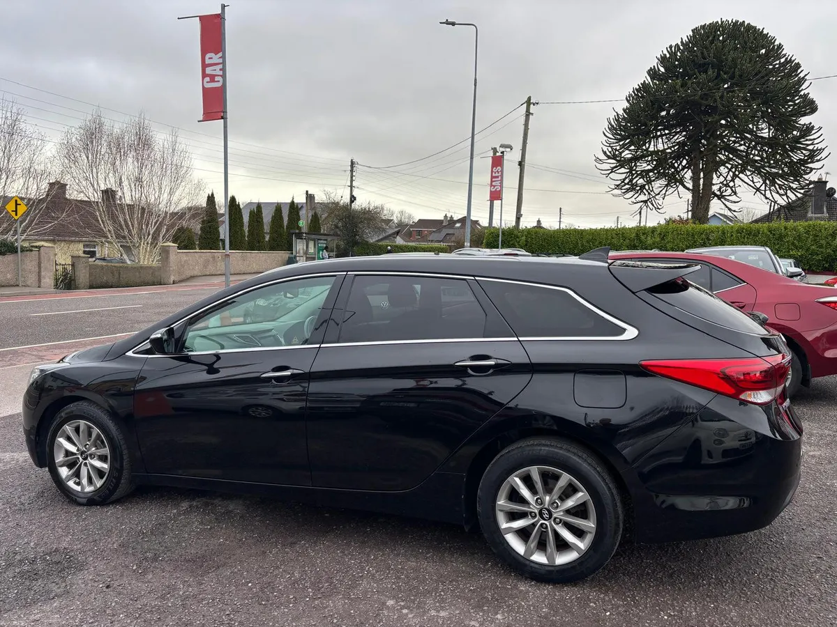 Hyundai i40 2018  ESTATE  DIESEL   FINANCE  NCT 28 - Image 3
