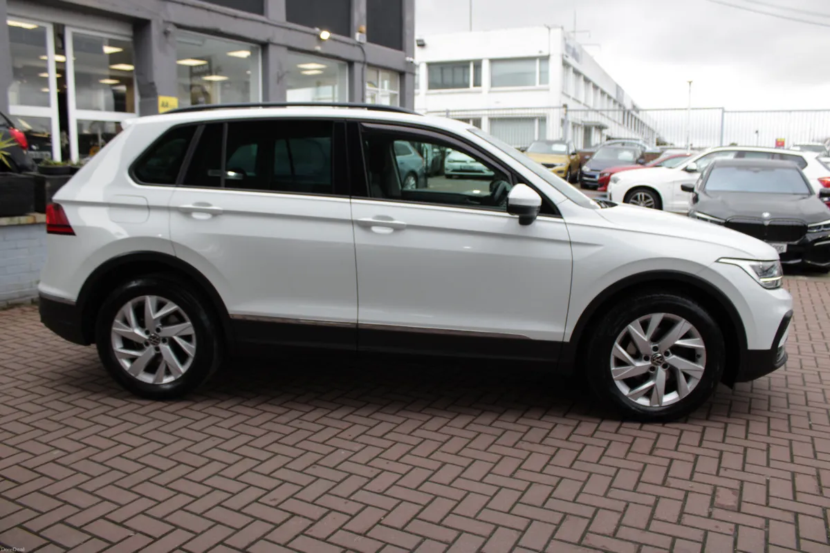 Volkswagen Tiguan 2021 - Image 3