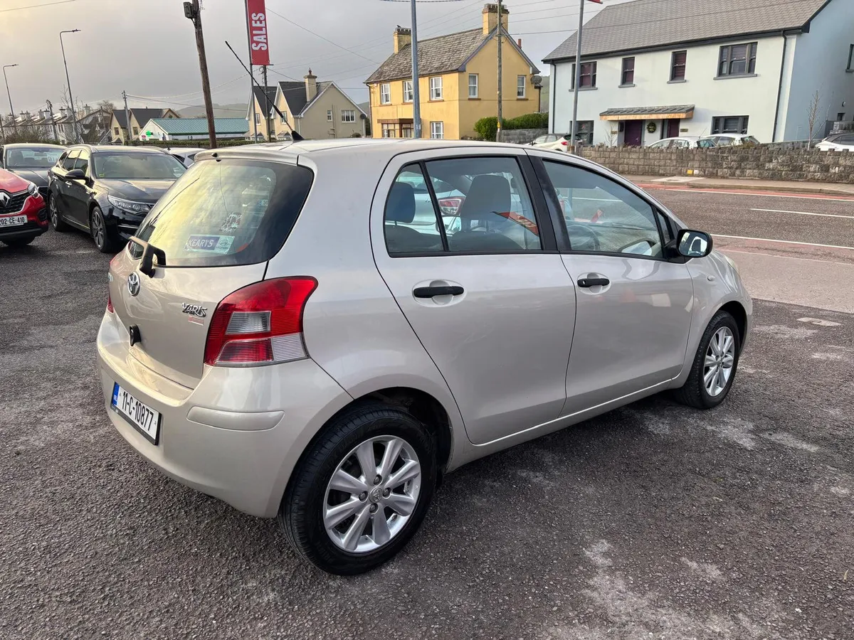 Toyota Yaris 2011  GREAT STARTER CAR - Image 2