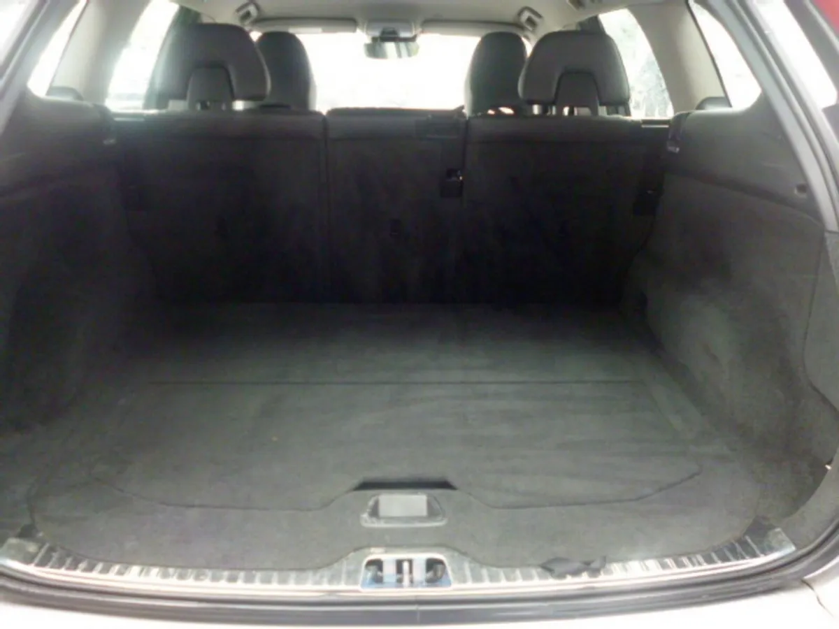 Volvo XC60 181hp FWD SE Lux Geartronic 2015 - Image 3