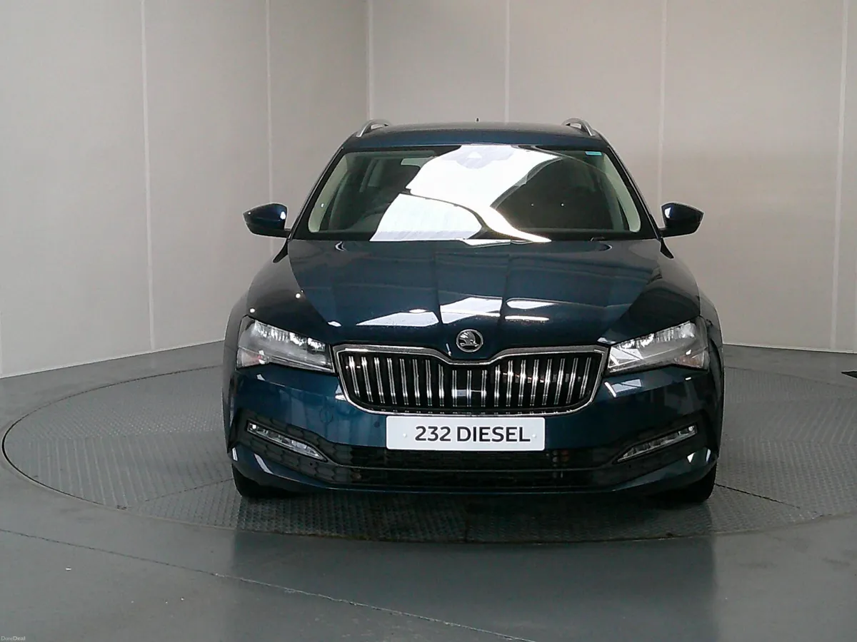 Skoda Superb 2023 - Image 2