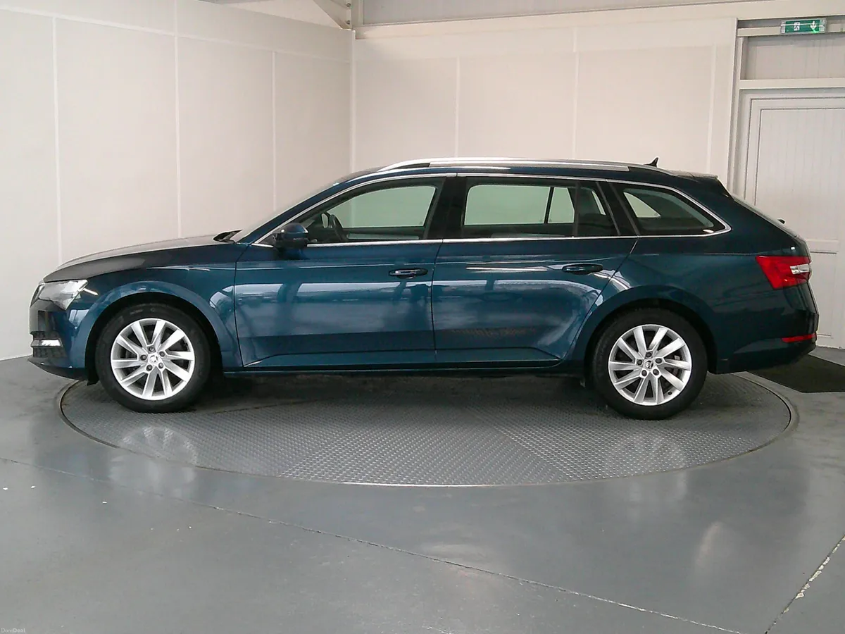 Skoda Superb 2023 - Image 4