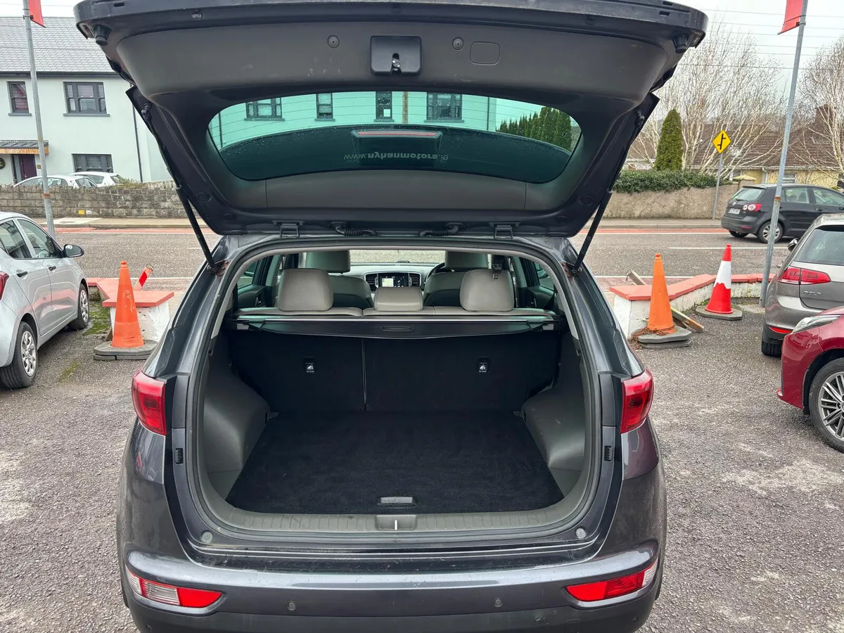 Kia Sportage 2017  PLATINUM  DIESEL - Image 3