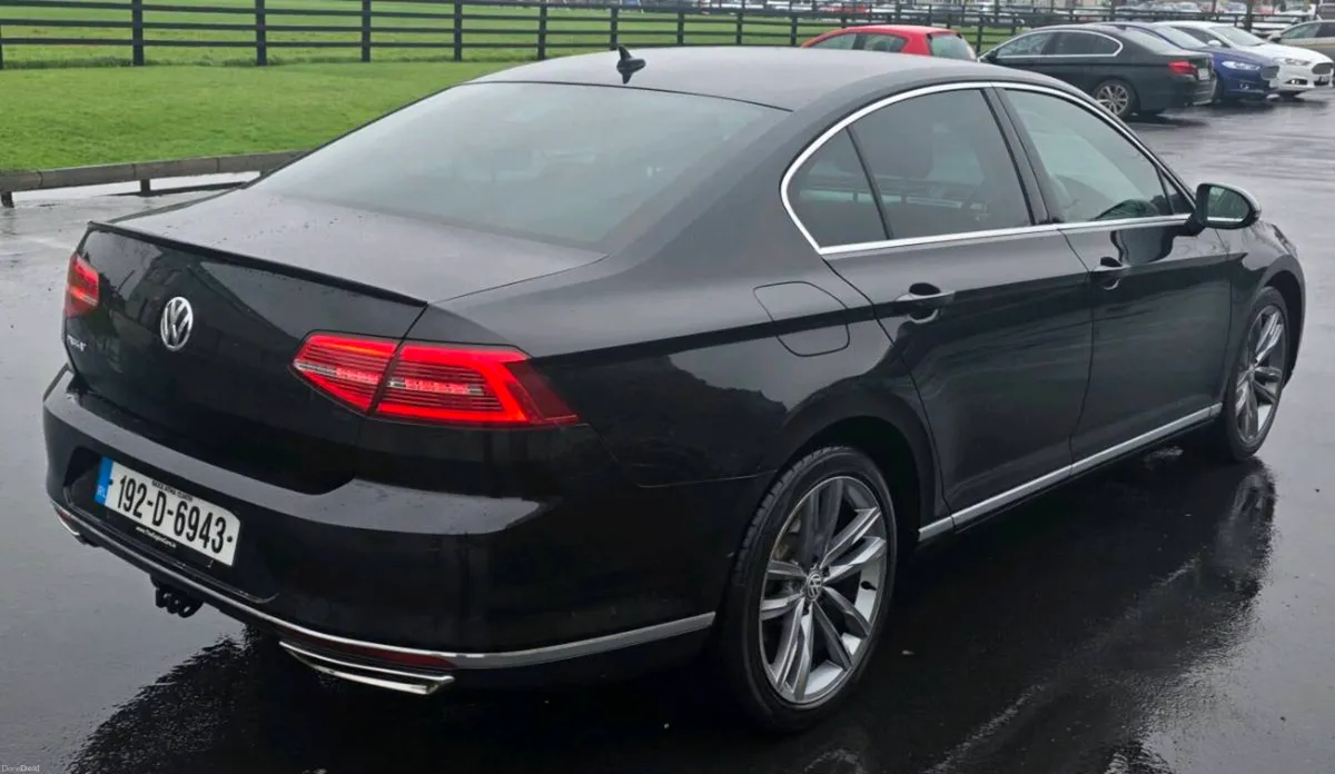 2019 vw passat - Image 4
