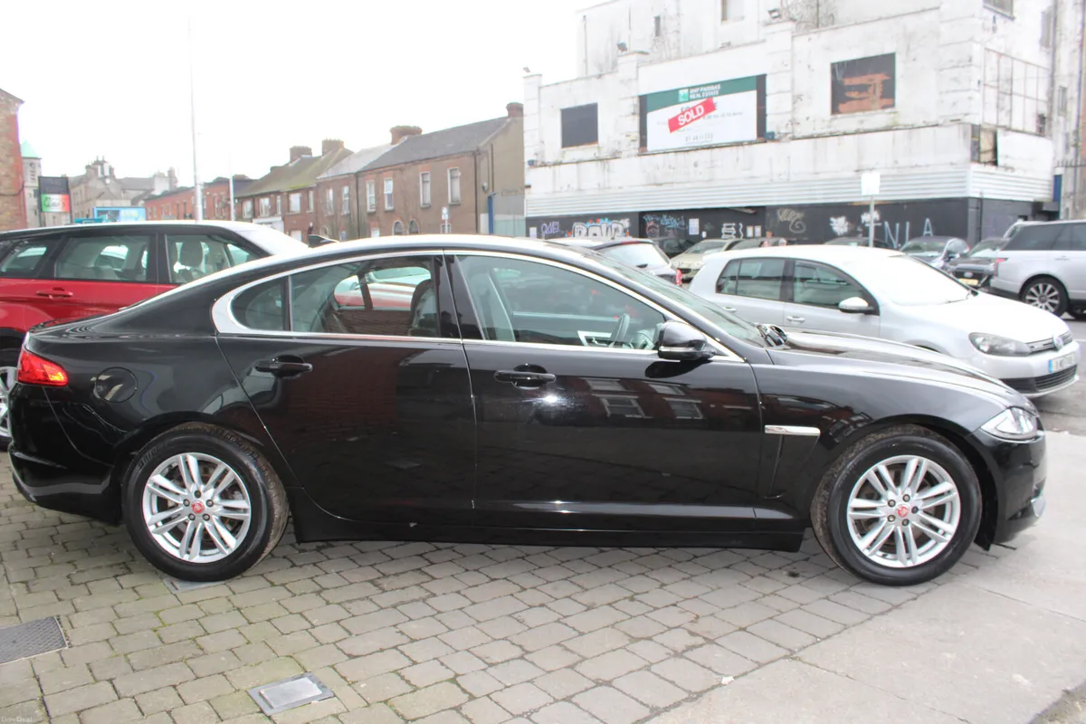 Jaguar XF 2.2 AUTOMATIC 2013 - Image 3