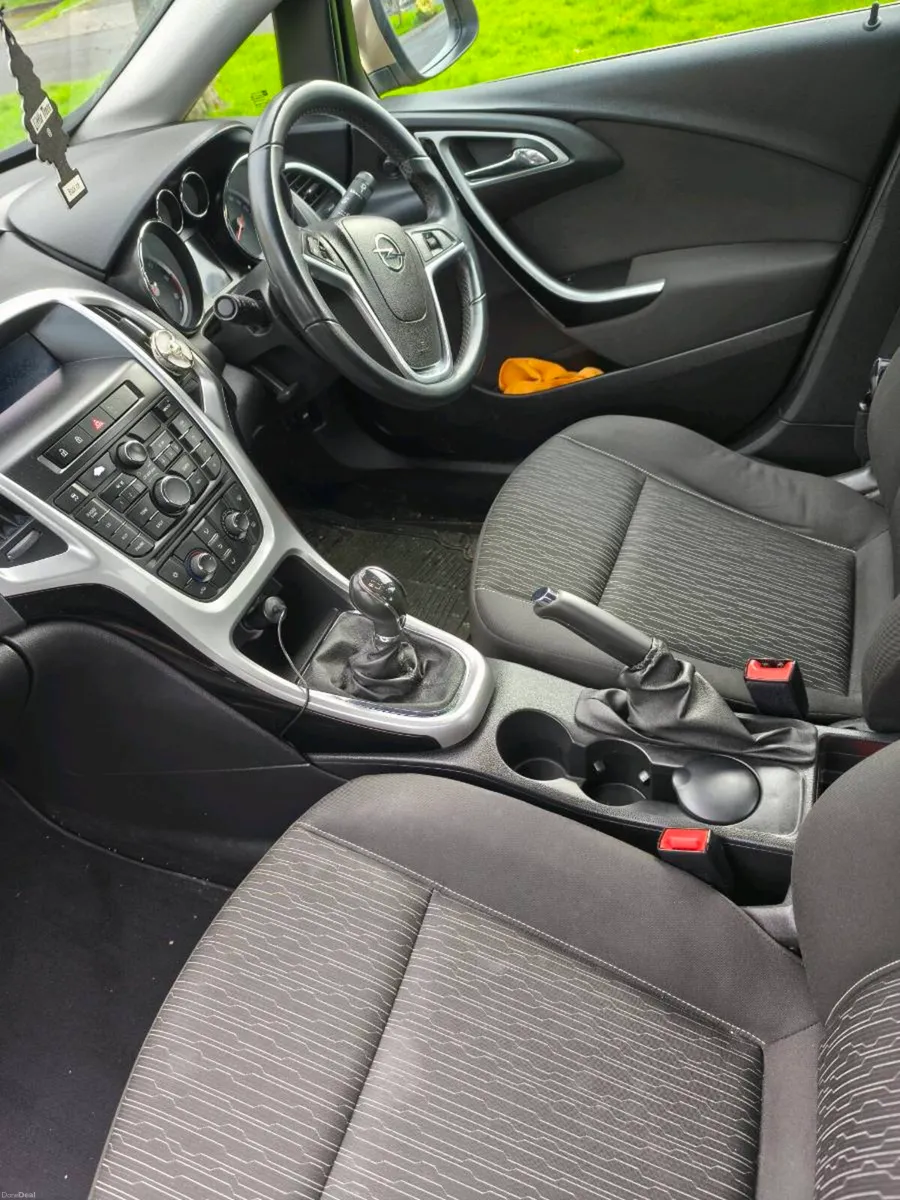 Opel Astra 2014 - Image 4