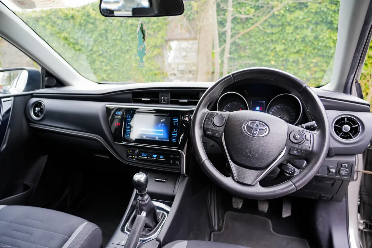 2016 Toyota Auris Manual 1.4 Diesel - Image 2
