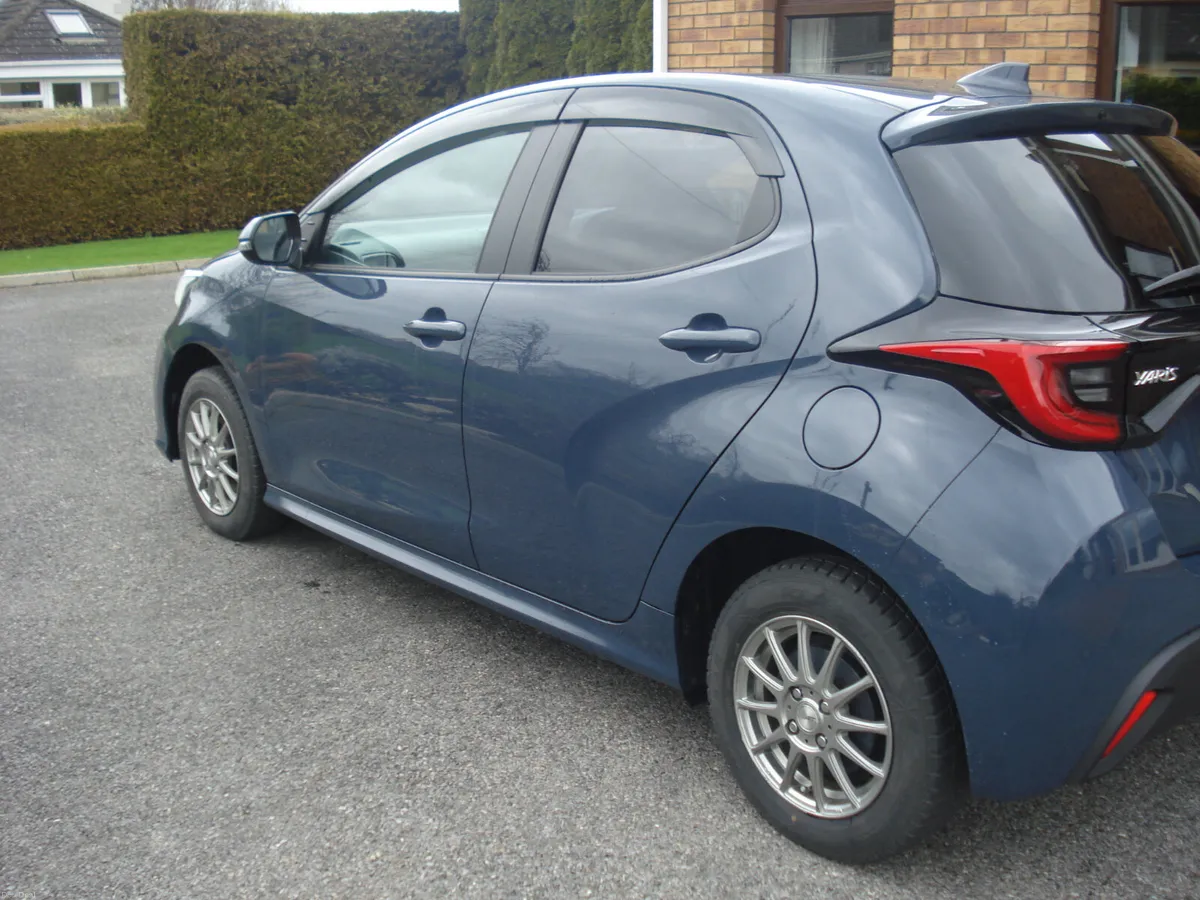 2025 Toyota Yaris - Image 4