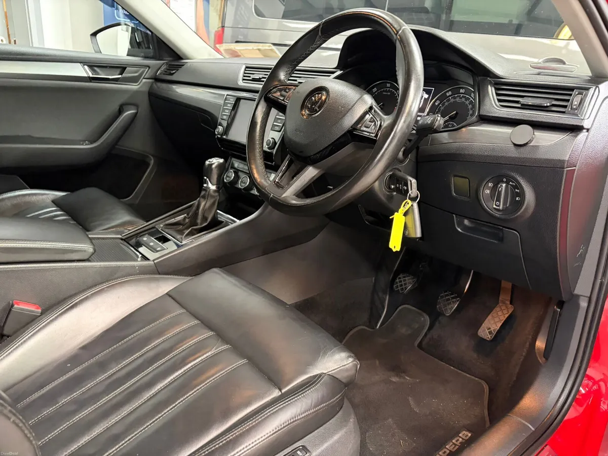 Skoda Superb 2017. 2.0 TDI SPORTLINE  4X4 - Image 4