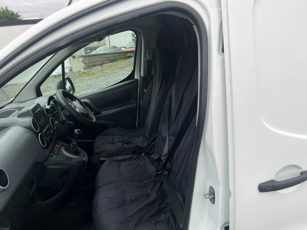 2018 Peugeot Partner 3 seater - Image 4