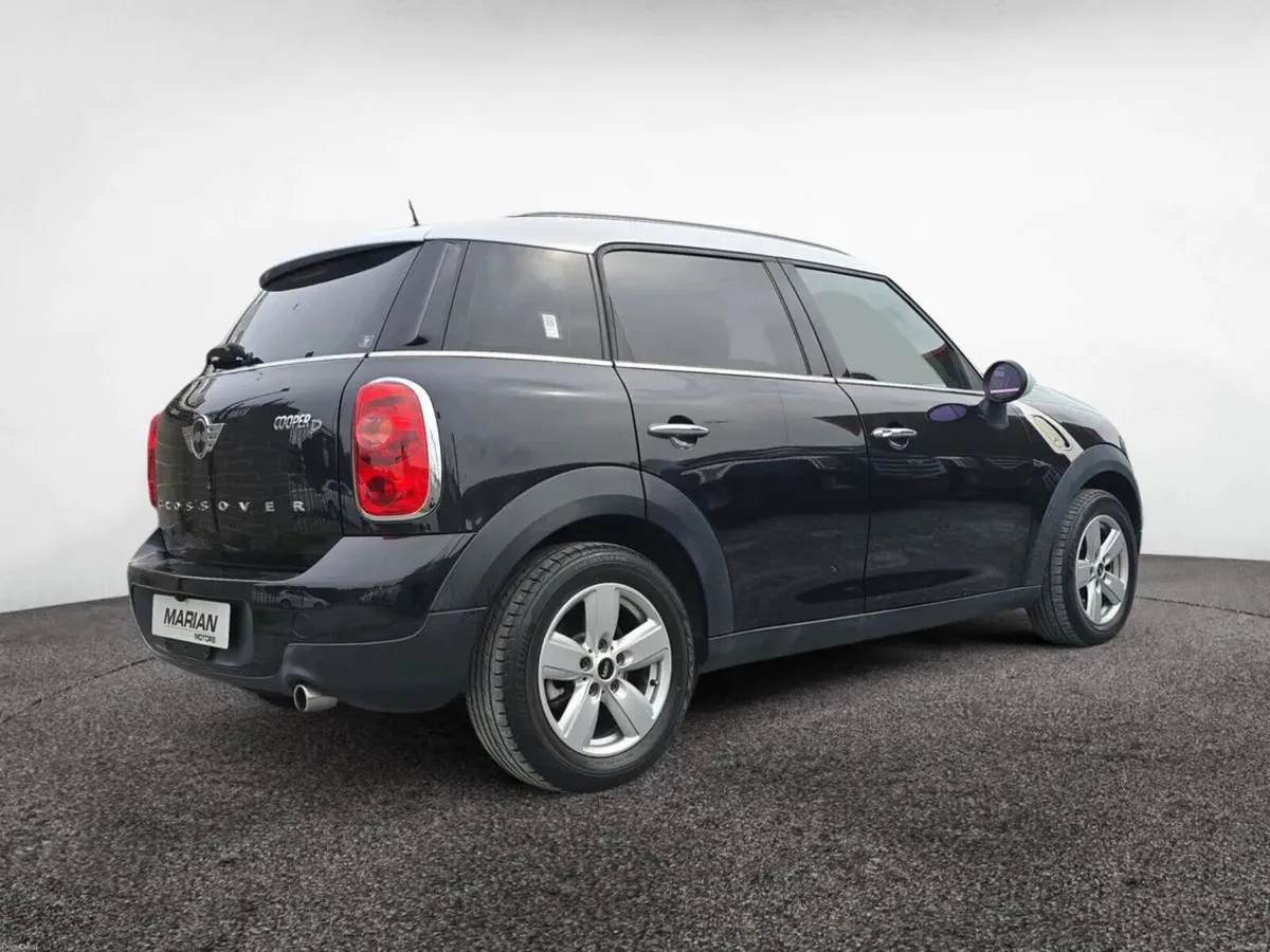 Mini Cooper D Crossover Automatic - Image 3