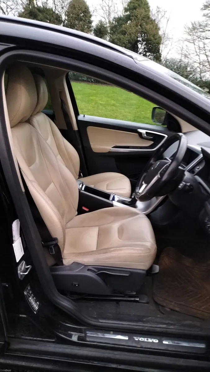 Volvo XC60 - Image 2