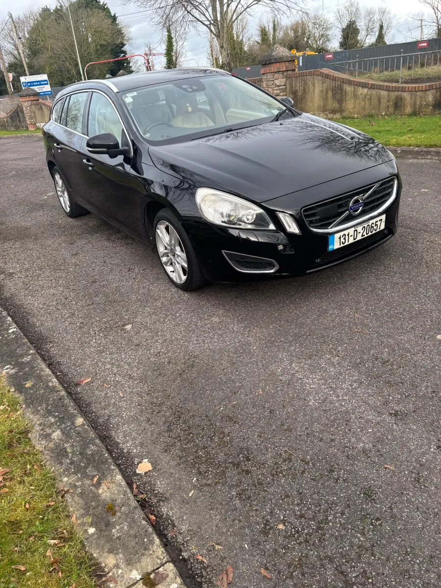 Volvo V60  1.6 Diesel Automatic 29/08/26 - Image 3