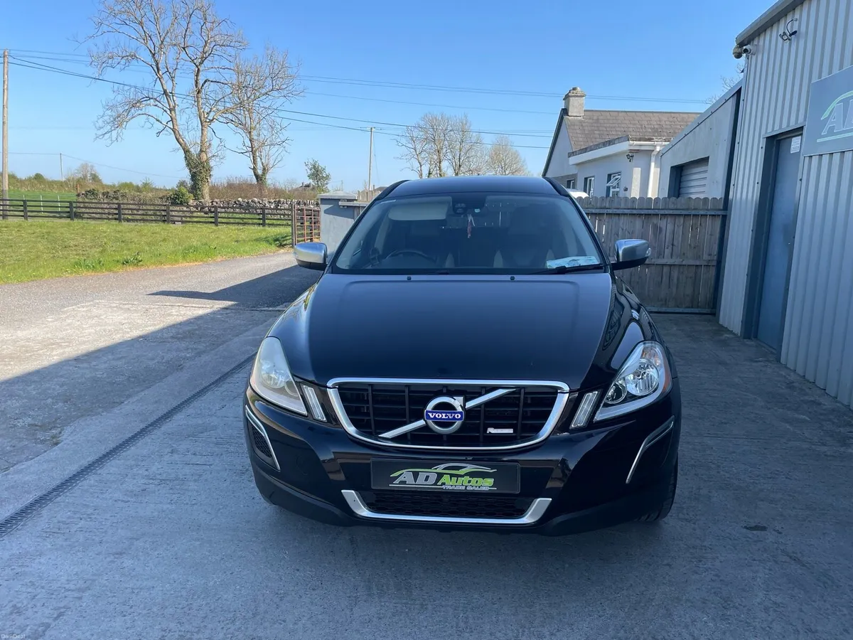 Volvo XC60 AUTOMATIC CREWCAB - Image 3