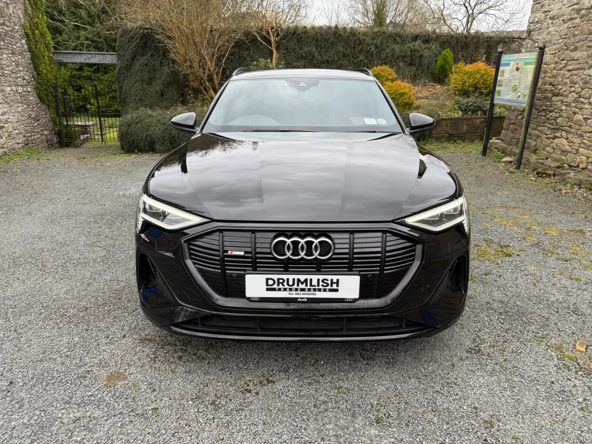 2022 Audi e-tron Quattro 55 95KWH Black Edition - Image 2