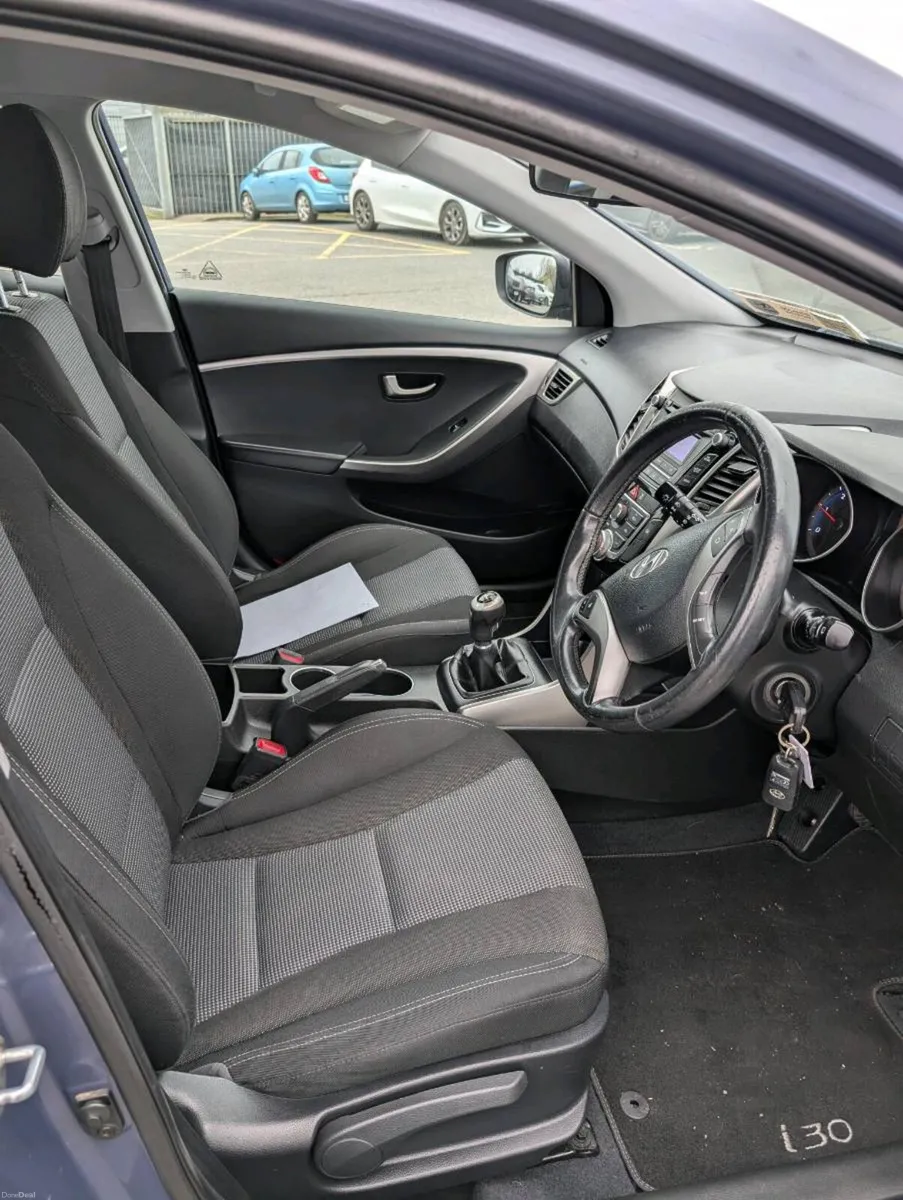 2013 Hyundai i30 Estate tax and tested - Image 4