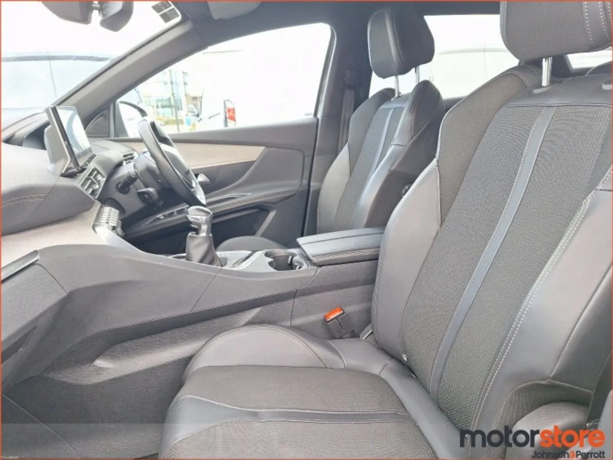 Peugeot 3008 1.2 PureTech 130bhp 6.4 GT - Image 3
