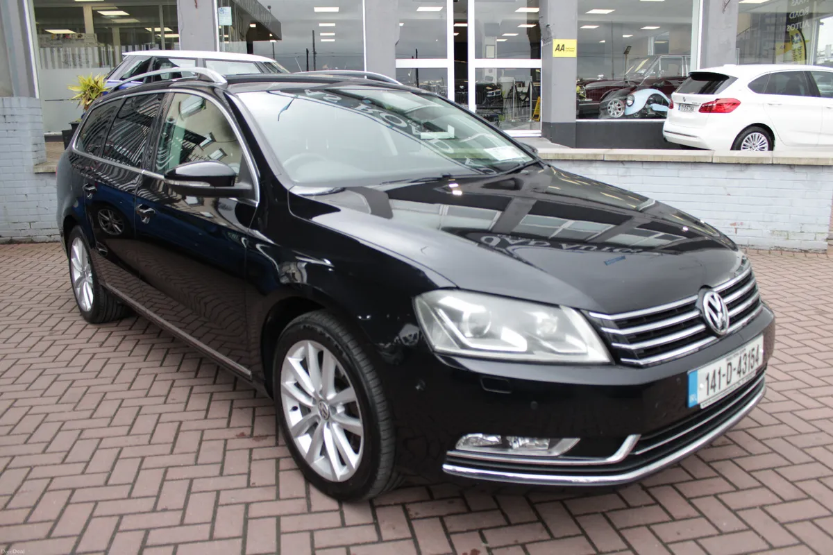 Volkswagen Passat 2014 - Image 2