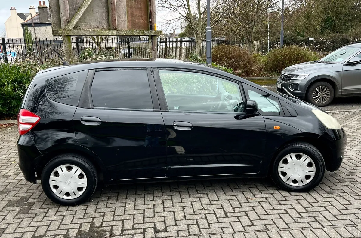 Honda Fit 2008 1.3 Petrol new nct 3/27 tax 3/26 - Image 4
