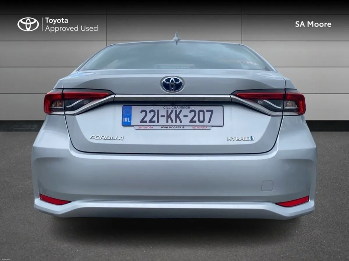 Toyota Corolla HYBRID LUNA SALOON - Image 4