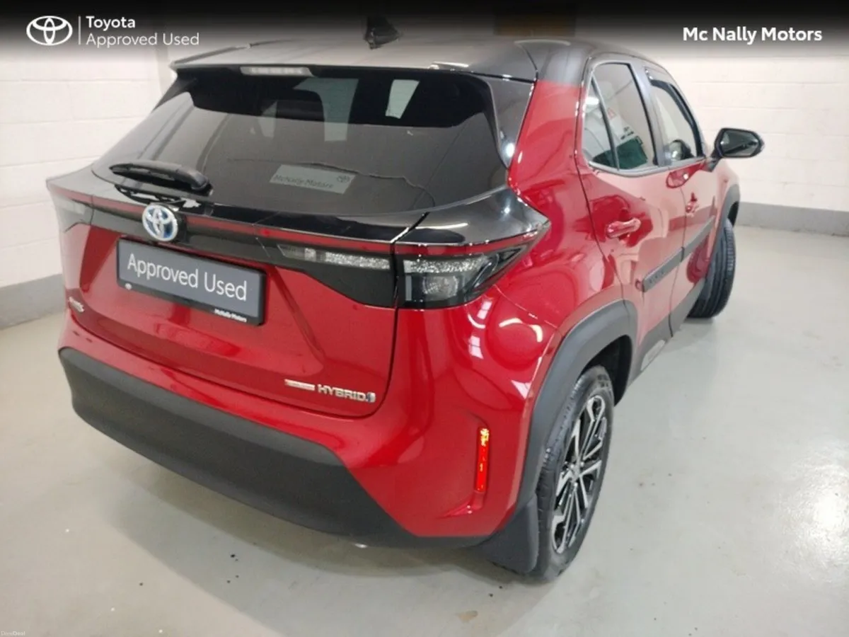 Toyota Yaris Cross LUNA SPORT LOW KMS PEARLESCENT - Image 3