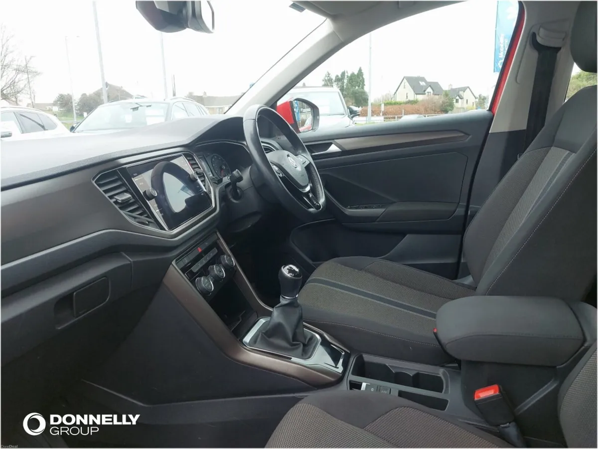 Volkswagen T-roc Hatchback SE - Image 2