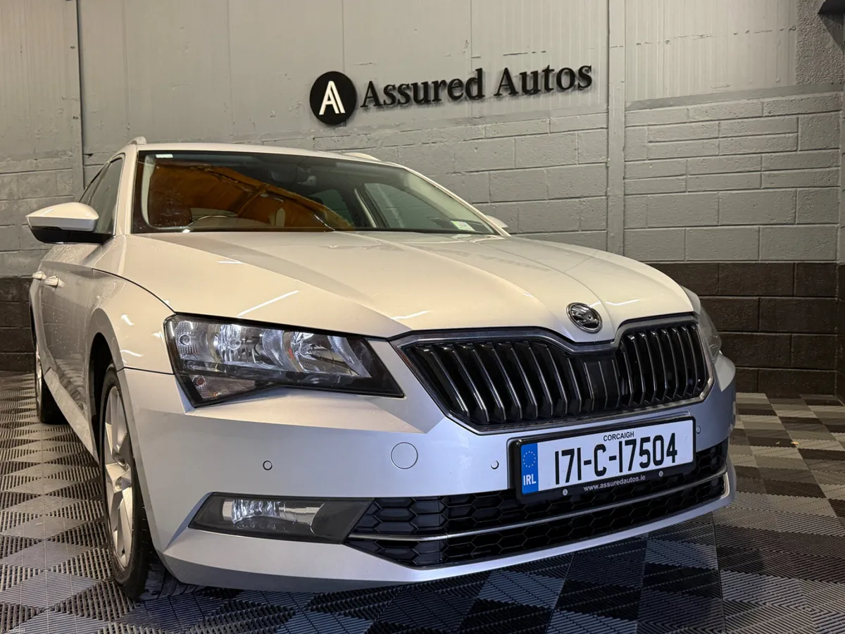 171 Skoda Superb 2Ltr TDi SE Exe Estate - Image 2