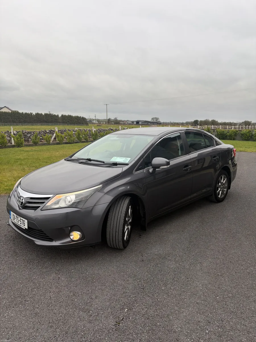Toyota Avensis 2013 - Image 2