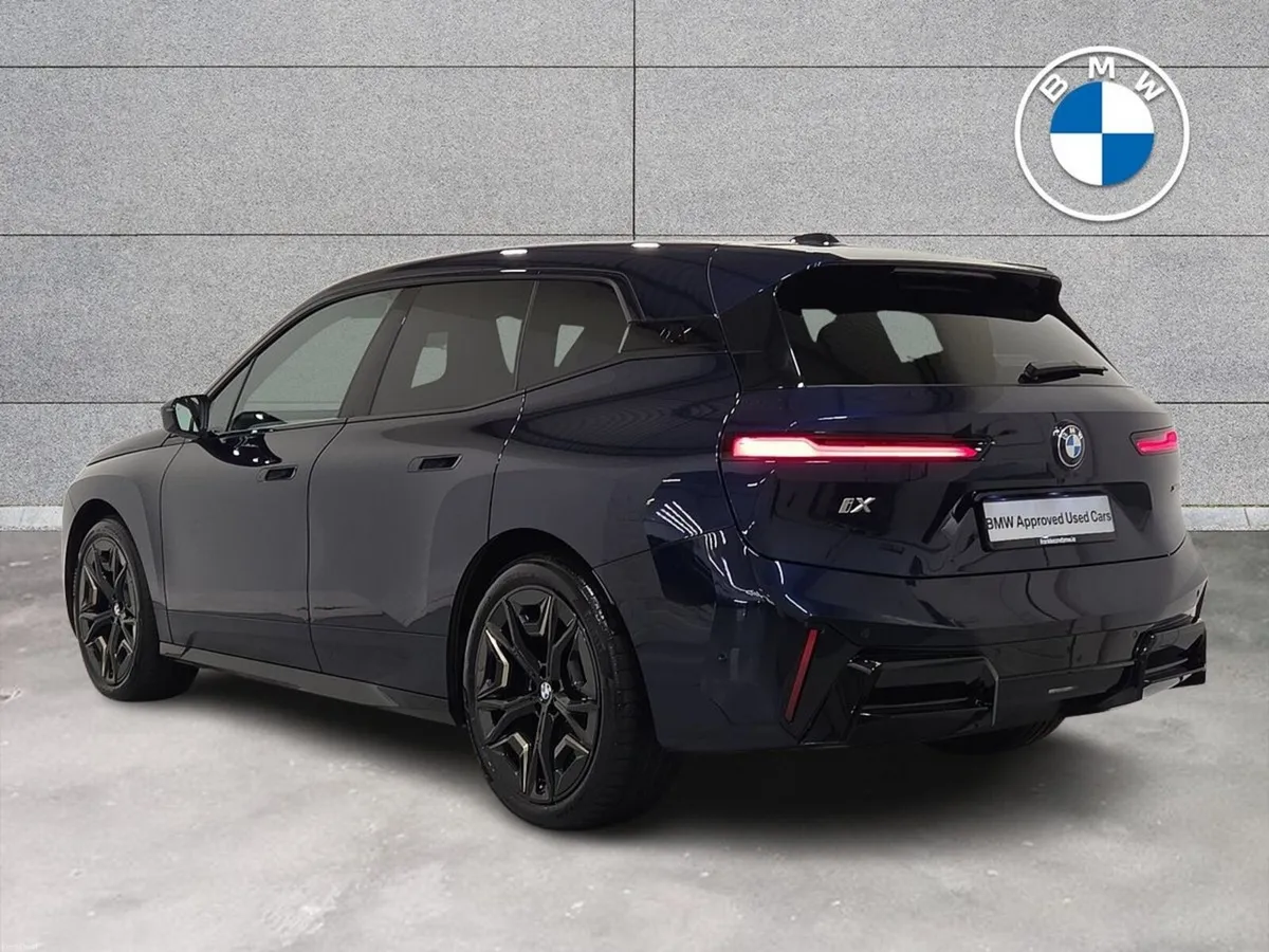 BMW iX xDrive45 M Sport - Image 4