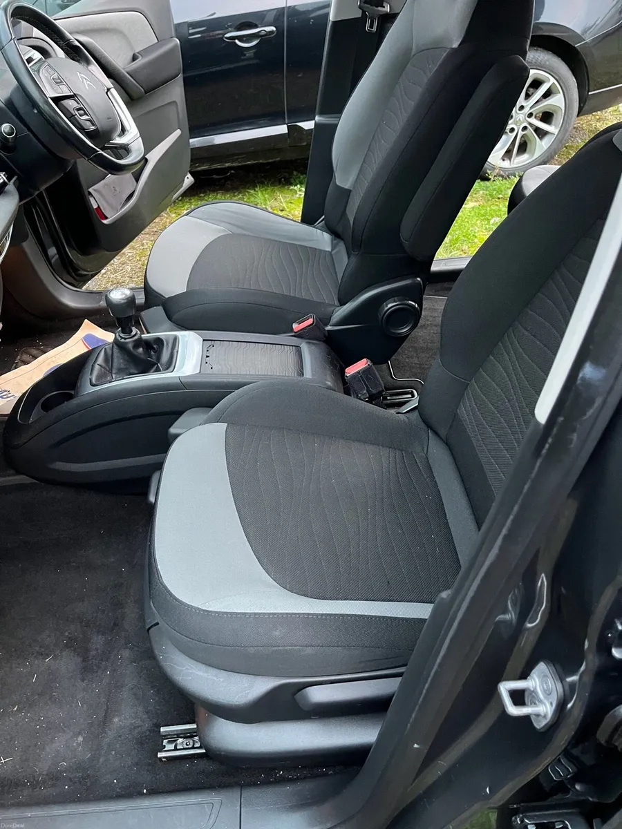 Citroen C4 Picasso 7Seats - Image 2