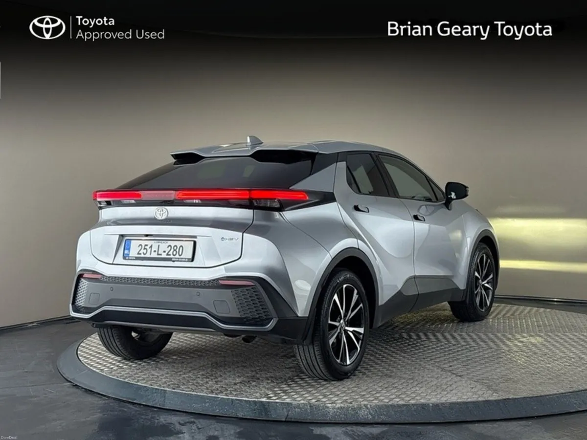 Toyota C-HR Hybrid Sport - Image 2