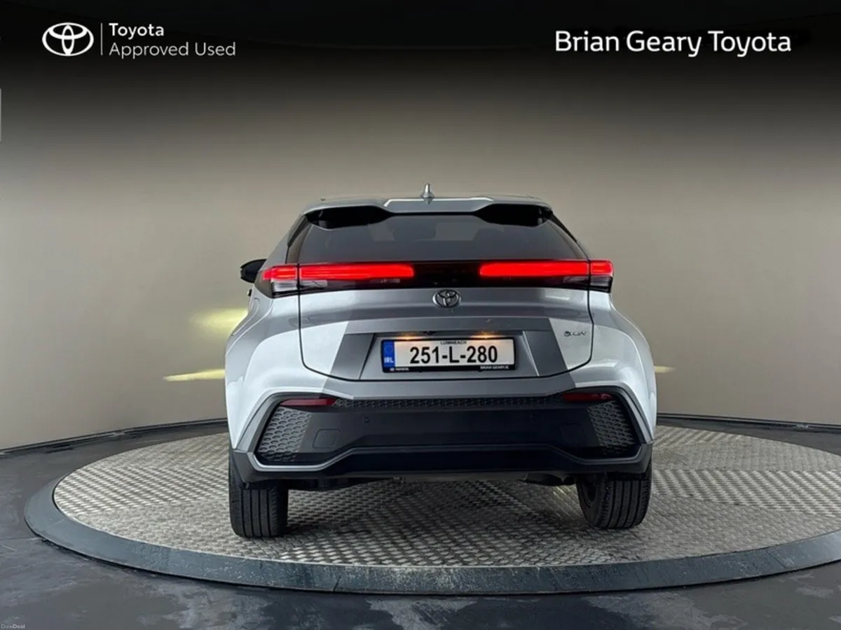Toyota C-HR Hybrid Sport - Image 4