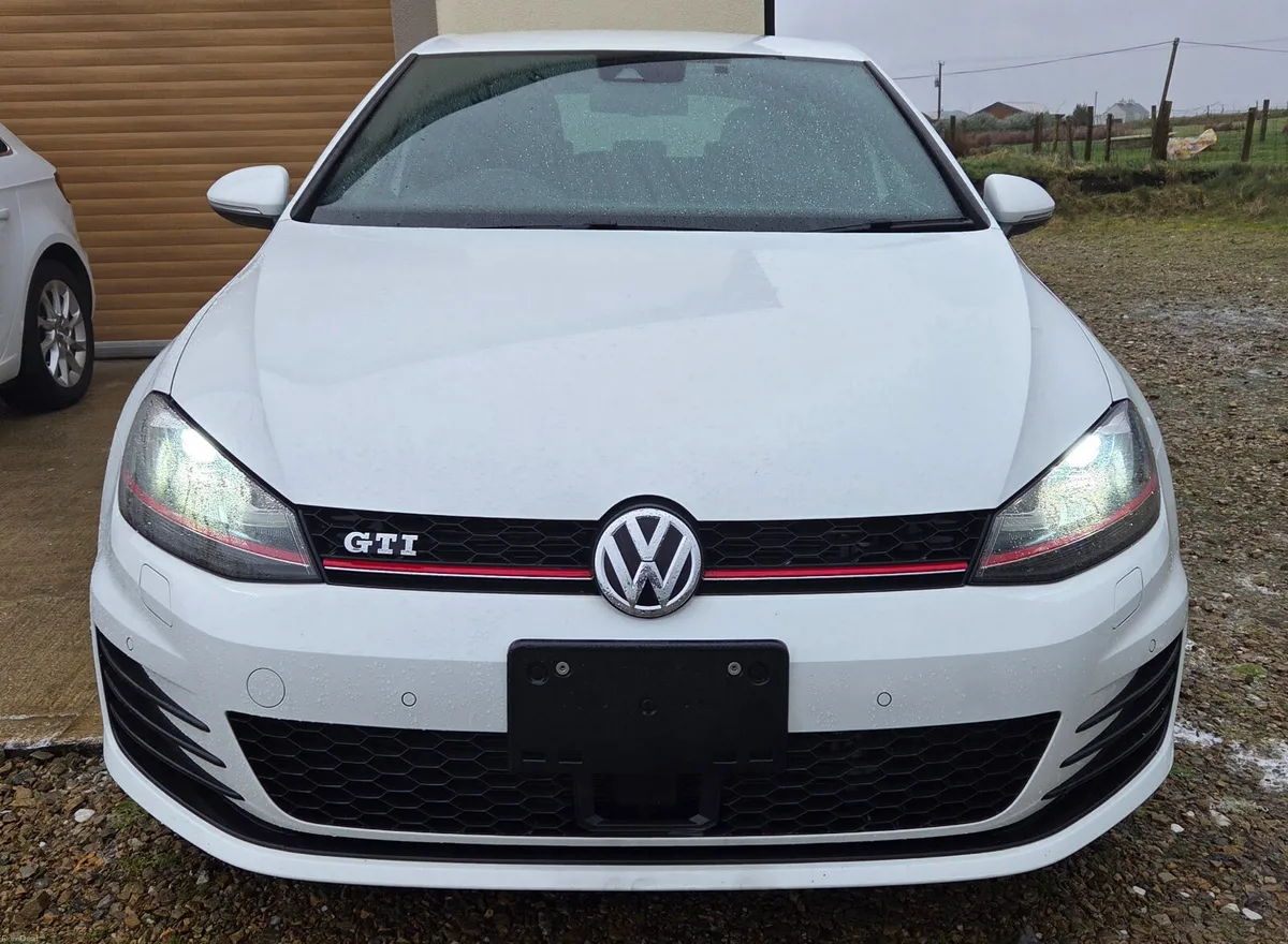 152 Volkswagen Golf GTI - 1 Owner -Pretoria Alloys - Image 2