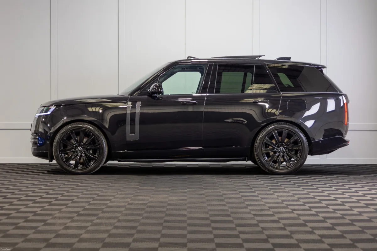 2024 Range Rover P460e Autobiography - Image 3