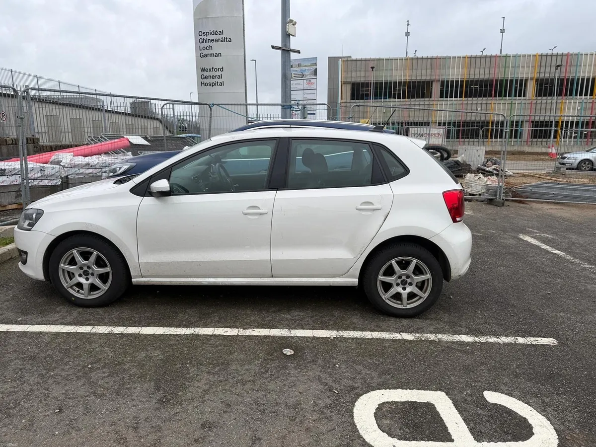 2014 Volswagen Polo TSI (BlueMotion)47,000KM ! - Image 3
