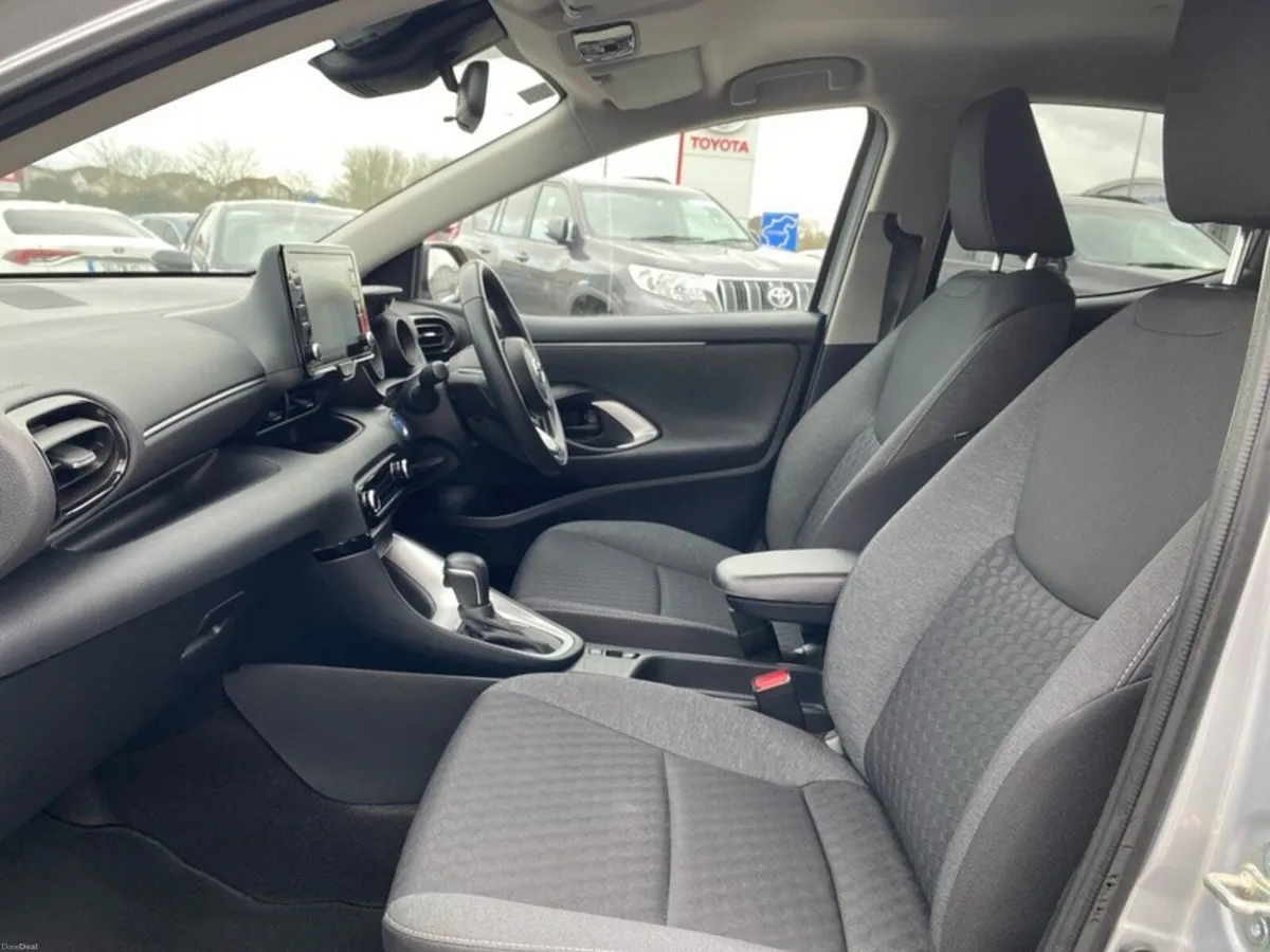 Toyota Yaris HYBRID LUNA SPORT - Image 6