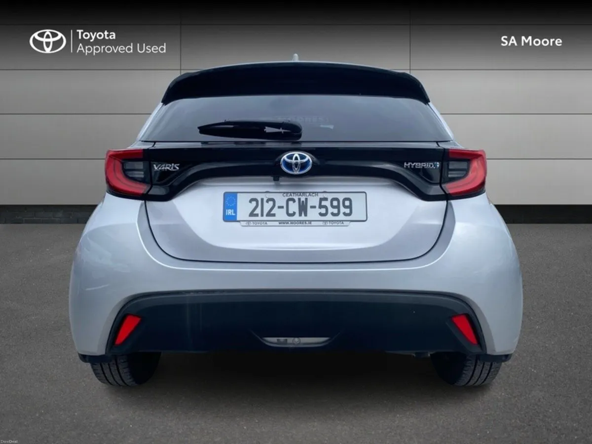 Toyota Yaris HYBRID LUNA SPORT - Image 4