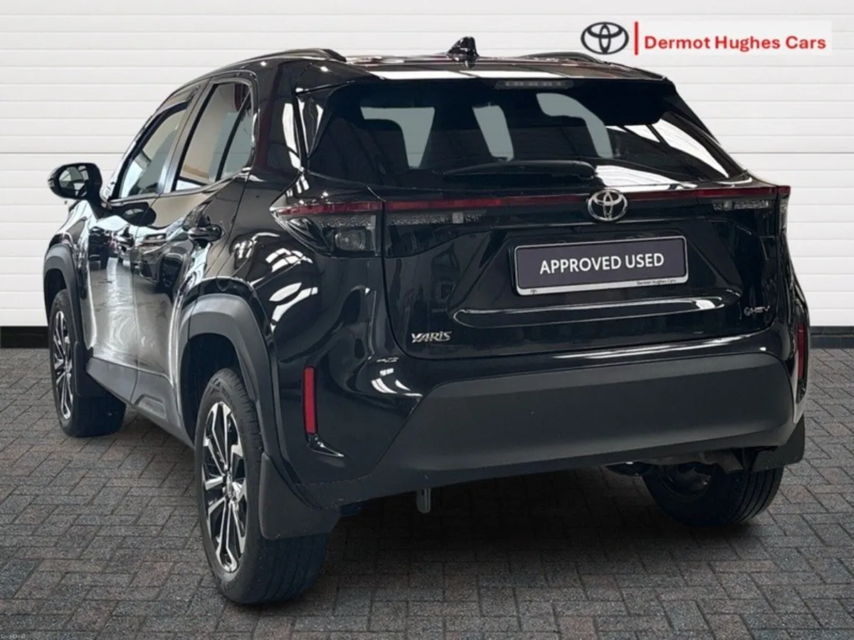 Toyota Yaris Cross HYBRID LUNA SPORT AUTO - Image 2